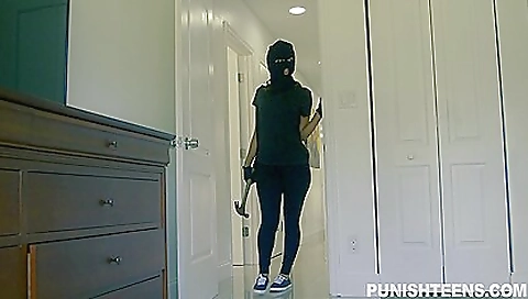 Big ass brunette fetish babe fucked by a guy in her pussy