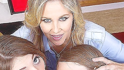 Teenaged stundents get fucked from behind in vr porn