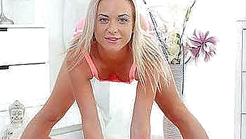 Virtual hardcore on a yoga mat with a hot and sexy girl