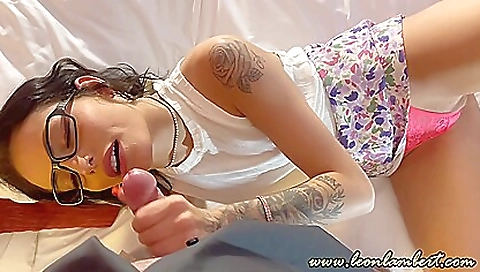 Blonde brunette gets her pussy jizzed in a homemade handjob