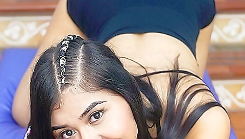 Latina pornstar with big tits shows her nice face in vr porn