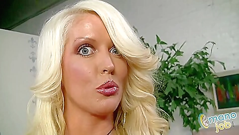 Big tits milf getting her pussy fucked in a cumshot vid