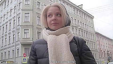 Slutty brunette gets cumshot in her mouth on the street