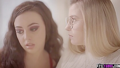 Virgin teen 18+ Experiences Her 1st Heavenly Orgasm