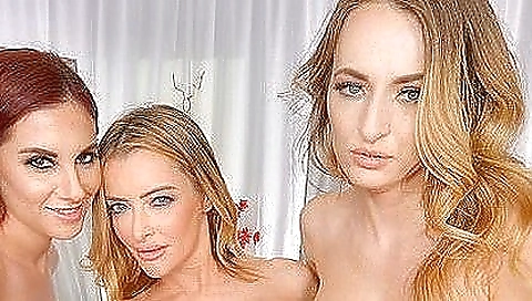 girl in vr porn sex video with sexy ladies in a group 18+