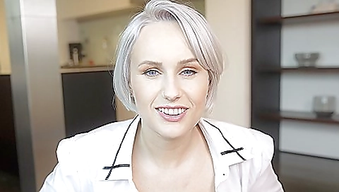 Horny stepmom gets horny and gets fucked in virtual reality